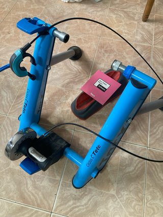 Rodillo Tacx Satori con accesorios