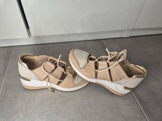 Michael Kors Beige/Oro Sandalias Deportivas