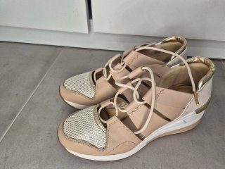 Michael Kors Beige/Oro Sandalias Deportivas