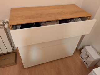 Cómoda 4 cajones madera y blanca