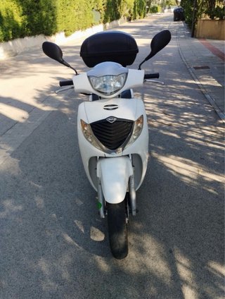 Honda SH 125 Scooter Blanca 2006