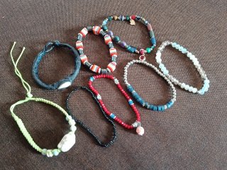 Pulseras Multicolor con Conchas y Abalorios