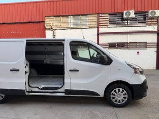 se vende Renault Traffic Ano 2021