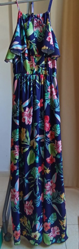 Vestido largo estampado flores y sandalias esparto