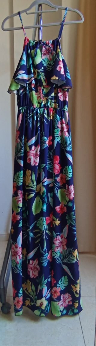 Vestido largo estampado flores y sandalias esparto