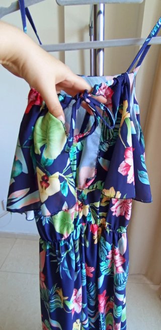 Vestido largo estampado flores y sandalias esparto