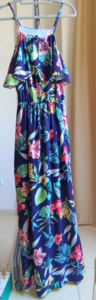Vestido largo estampado flores y sandalias esparto