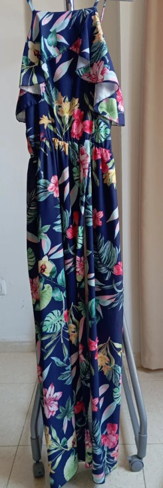 Vestido largo estampado flores y sandalias esparto