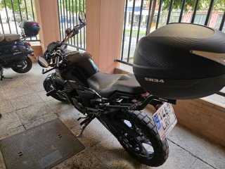 Zontes 125 Negra - Moto Naked,15000 kilómetros