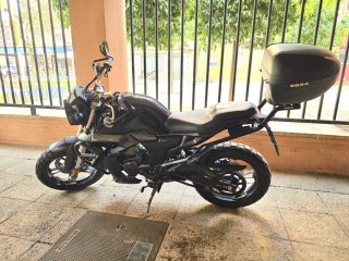 Zontes 125 Negra - Moto Naked,15000 kilómetros