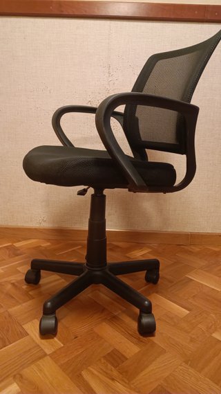 Silla de oficina y escritorio