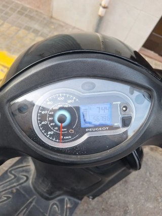 Peugeot Scooter 125cc Negra