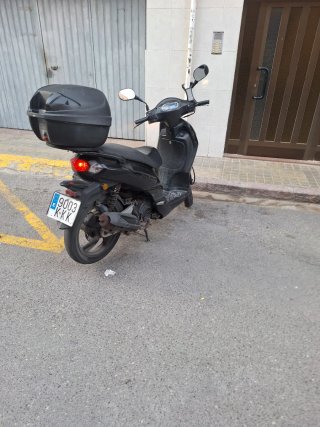 Peugeot Scooter 125cc Negra