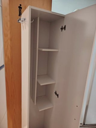Mueble auxiliar fregona/escoba y varios