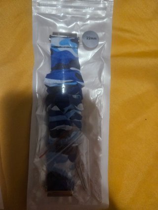 Correas de reloj azul clarito, y otra multicolor