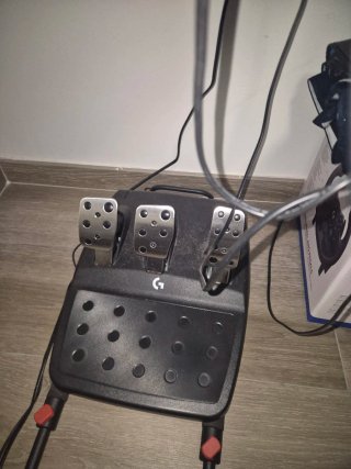 Volante Logitech G2923 Casi Sin Uso