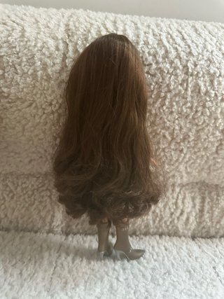 Bratz Yasmin Muñeca Vestido Blanco y Dorado