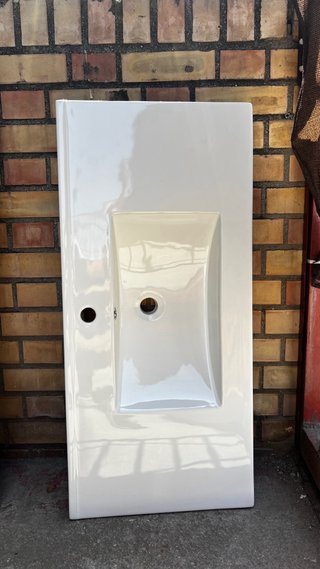 Lavabo cuadrado blanco de porcelana