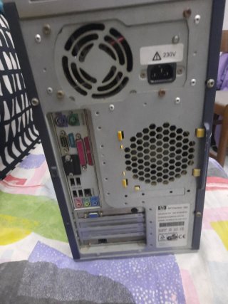 Torre PC HP Pentium 4 Radeon 9000