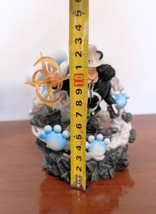 Figure Kuma One Piece con scatola