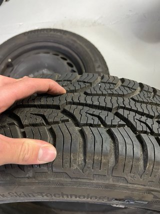 4 Llantas de chapa con neumaticos Uniroyal