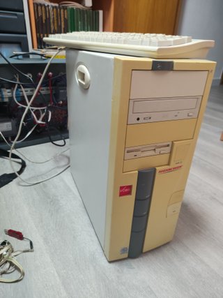 Ordenador VOBIS Highscreen Retro PENTIUM III 800