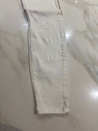 Pantalón pitillo blanco push up