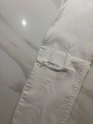 Pantalón pitillo blanco push up