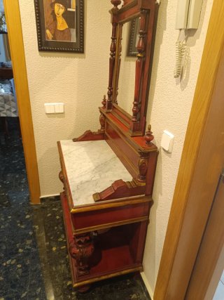 Mueble tocador antiguo con espejo