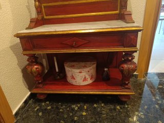 Mueble tocador antiguo con espejo