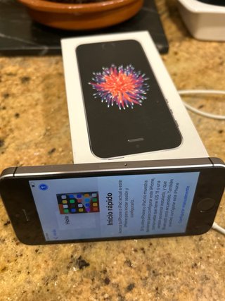 iPhone SE 64GB Nero