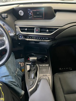 Lexus UX BUSINESS  2.0 HYBRID  184cv auto