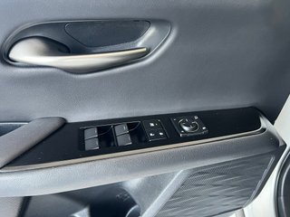 Lexus UX BUSINESS  2.0 HYBRID  184cv auto