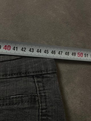 Pantalones grises