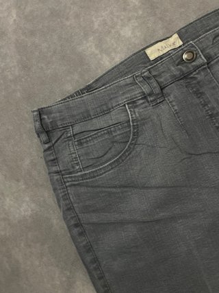 Pantalones grises