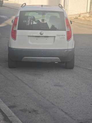 Skoda Roomster scout 2012 PEGATINA C