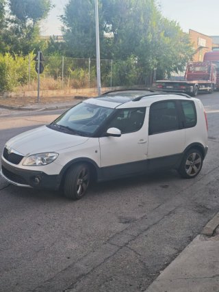 Skoda Roomster scout 2012 PEGATINA C