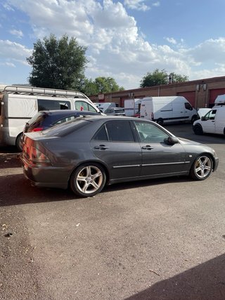 Lexus IS 2002