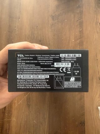 TCL NXTPAPER 60 Ultra Caja Negra Dorada