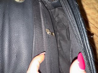 Borsa Tracolla Nera Trapuntata Dettagli Oro