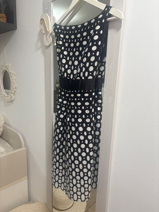 Vestido de fiesta con lunares