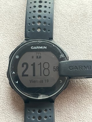Reloj Garmin Forerunner 235 – GPS Running Watch.
