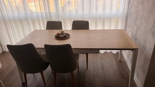 Mesa y 4 sillas diseño Banak