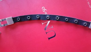 Pulsera Uno de 50 con tachuelas plateadas