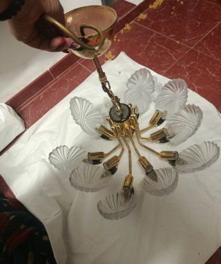Elegante lámpara techo dorada 10 brazos