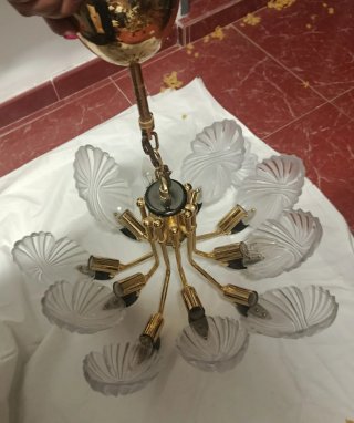 Elegante lámpara techo dorada 10 brazos