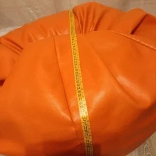 Puf Naranja Piel Sintética