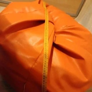 Puf Naranja Piel Sintética
