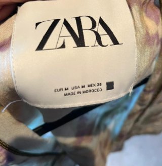 Chaleco Zara Tie Dye beige, verde, morado abalorio