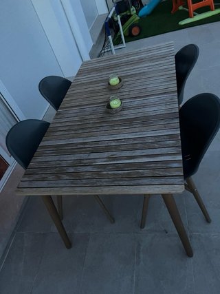 Tavolo da esterno Ikea in legno